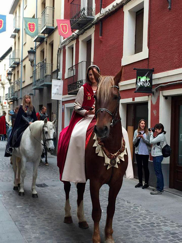 desfile primer viernes de mayo jaca