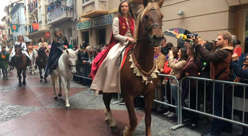 desfile jaca primer viernes de mayo