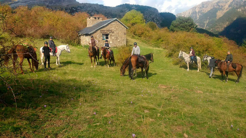 Paseo a caballo en el Pirineo