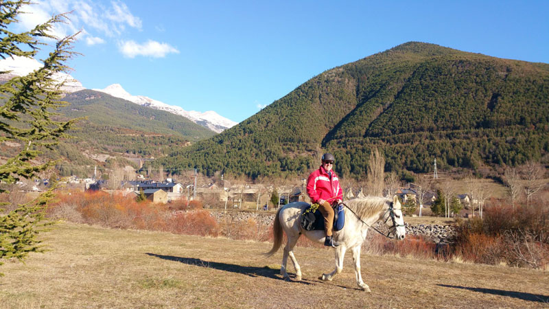 excursion a caballo pirineo ecuestre