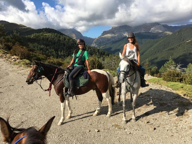 jaca rutas y paseos a caballo